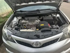 Toyota Camry SE 4dr Sedan (2.5L 4cyl 6A) 2012 Silver