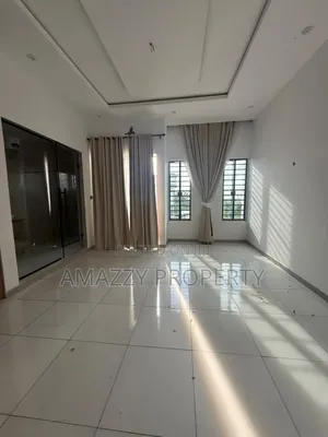 3bdrm Duplex in General Paint, Off Lekki-Epe Expressway for rent