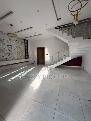 3bdrm Duplex in General Paint, Off Lekki-Epe Expressway for rent