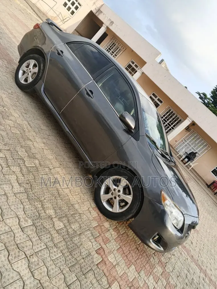 Toyota Corolla 2010 Gray
