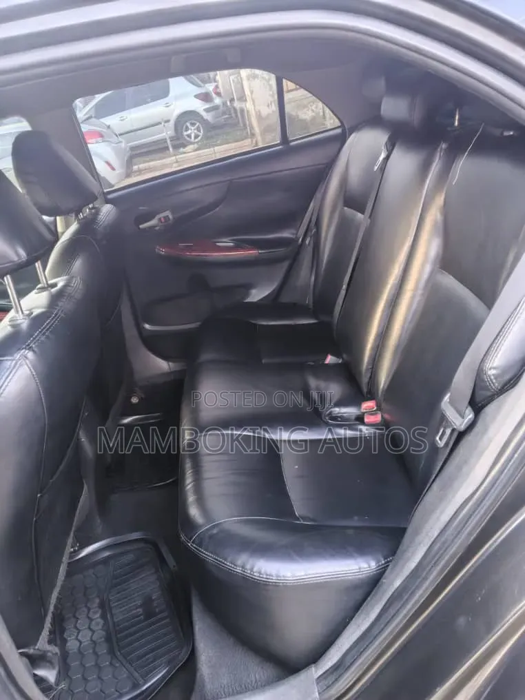Toyota Corolla 2010 Gray