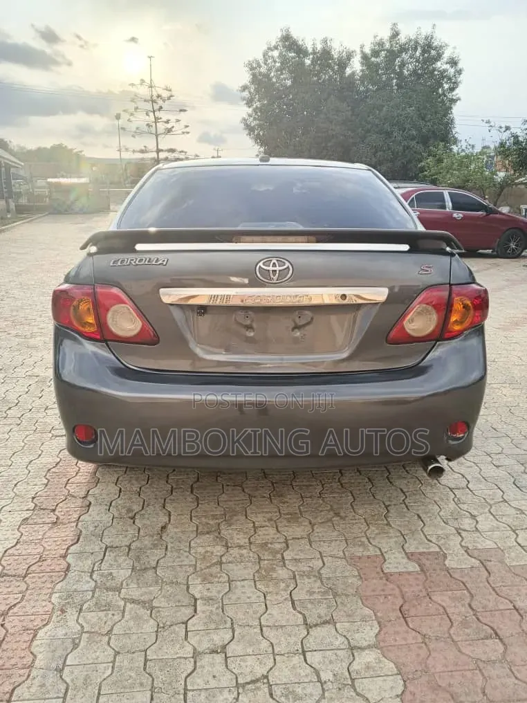 Toyota Corolla 2010 Gray