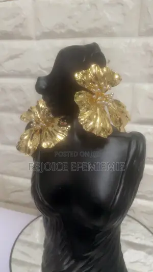 Statement Jewelry in Warri