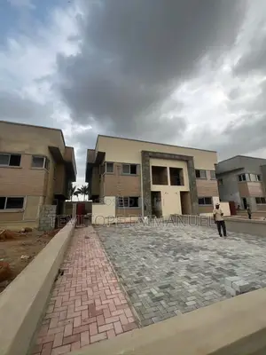 Furnished 4bdrm Duplex in Berger for sale
