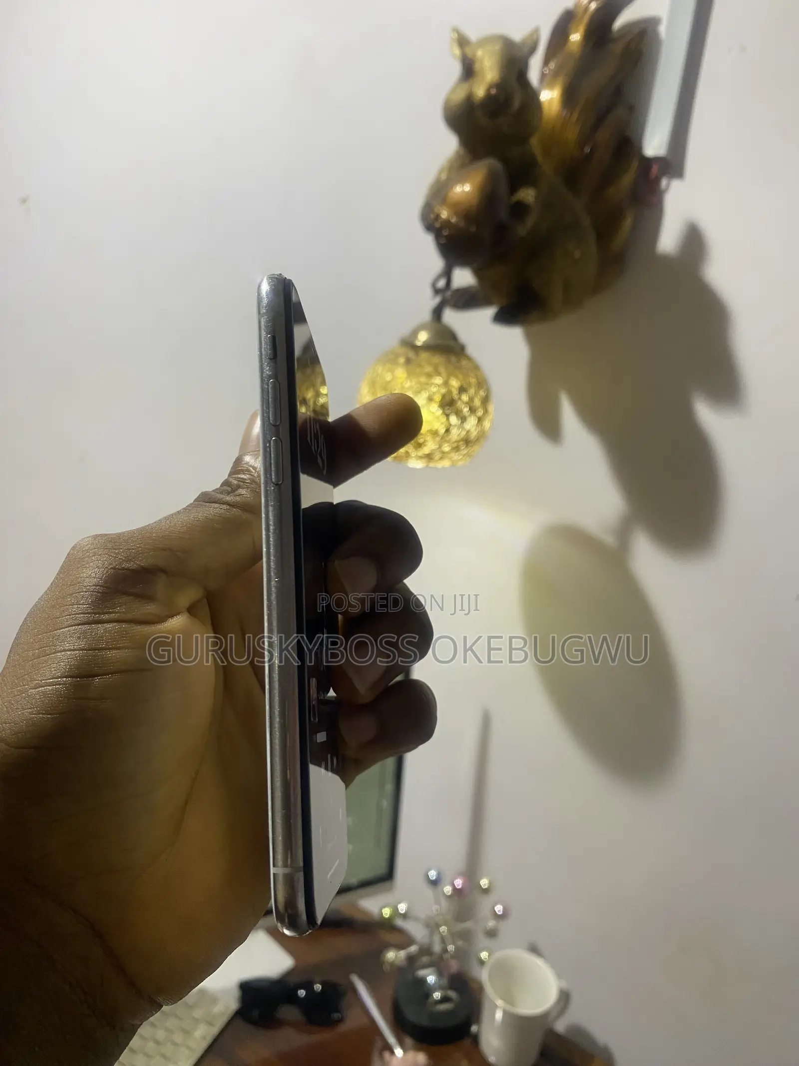 Apple iPhone X 64 GB White
