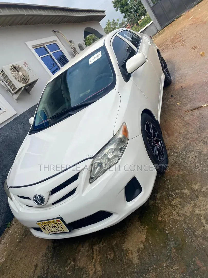 Toyota Corolla 2012 White