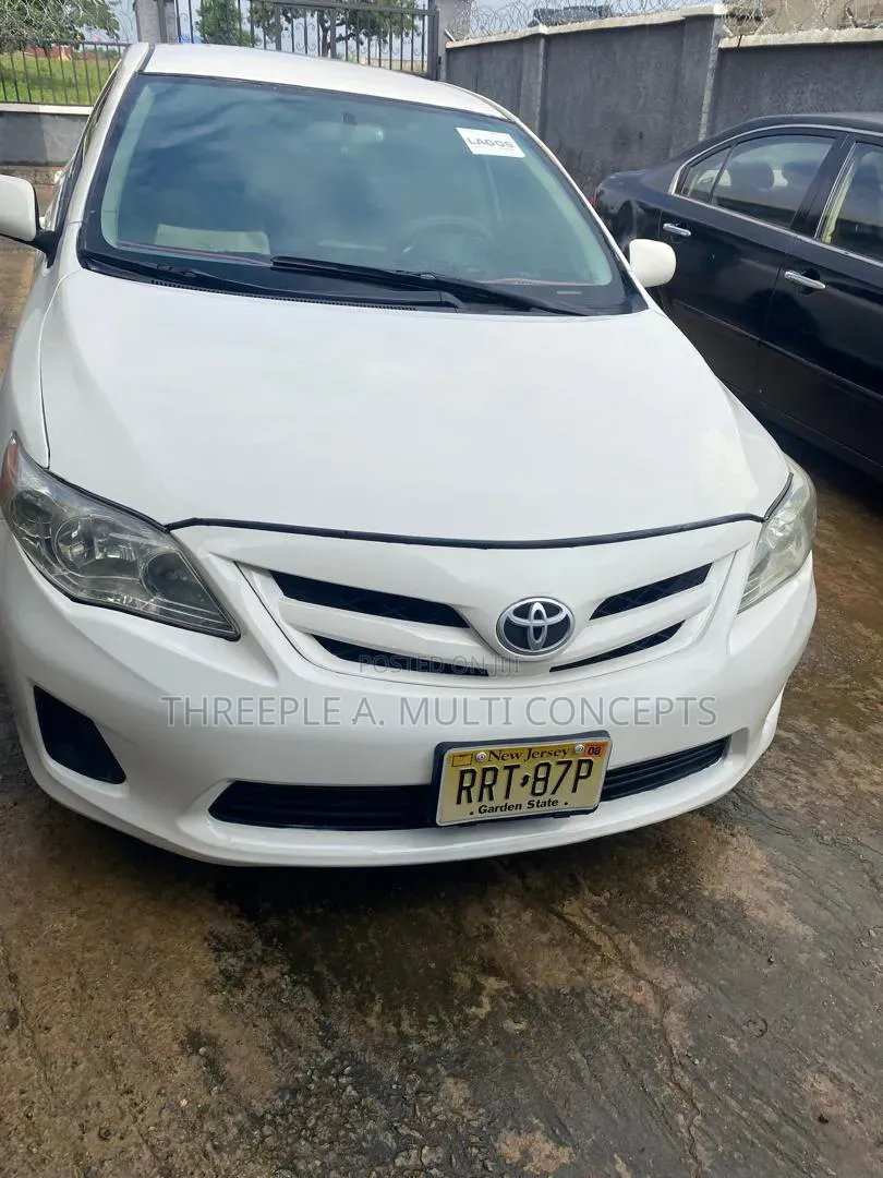 Toyota Corolla 2012 White
