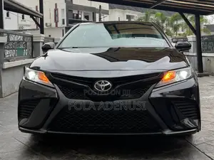 Toyota Camry SE FWD 2020 Black
