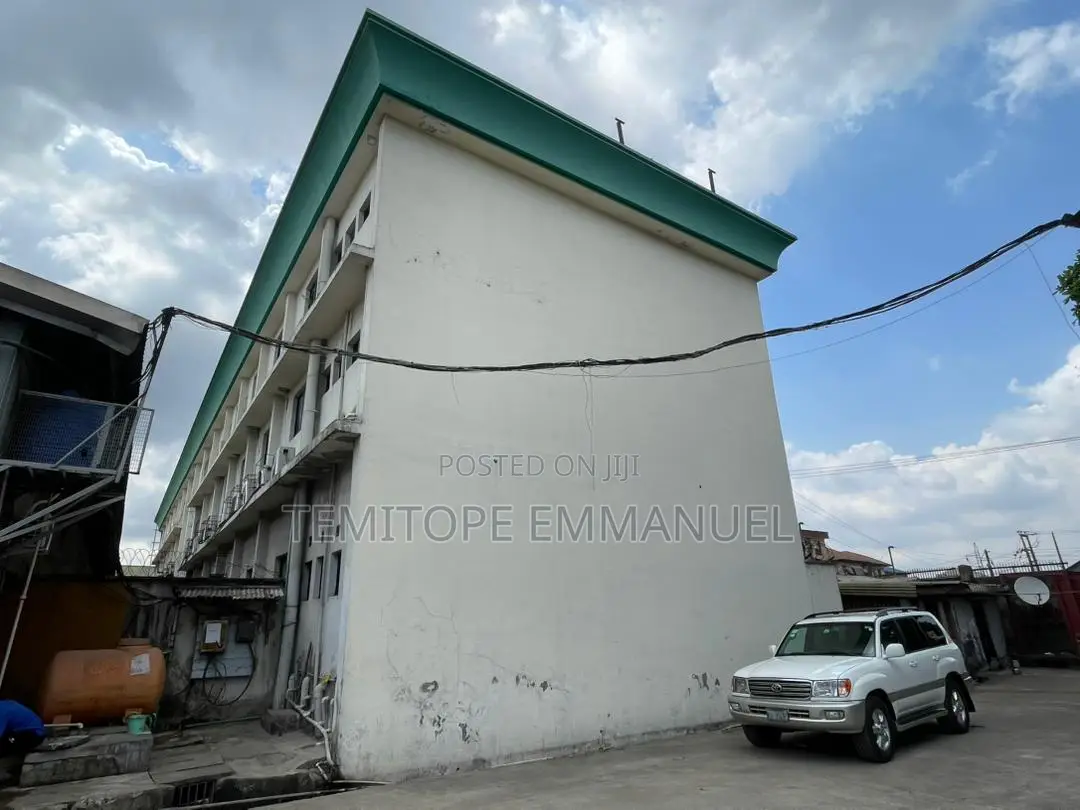 2bay Warehouse on 3100sqm