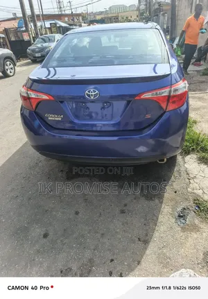 Toyota Corolla 2015 Blue
