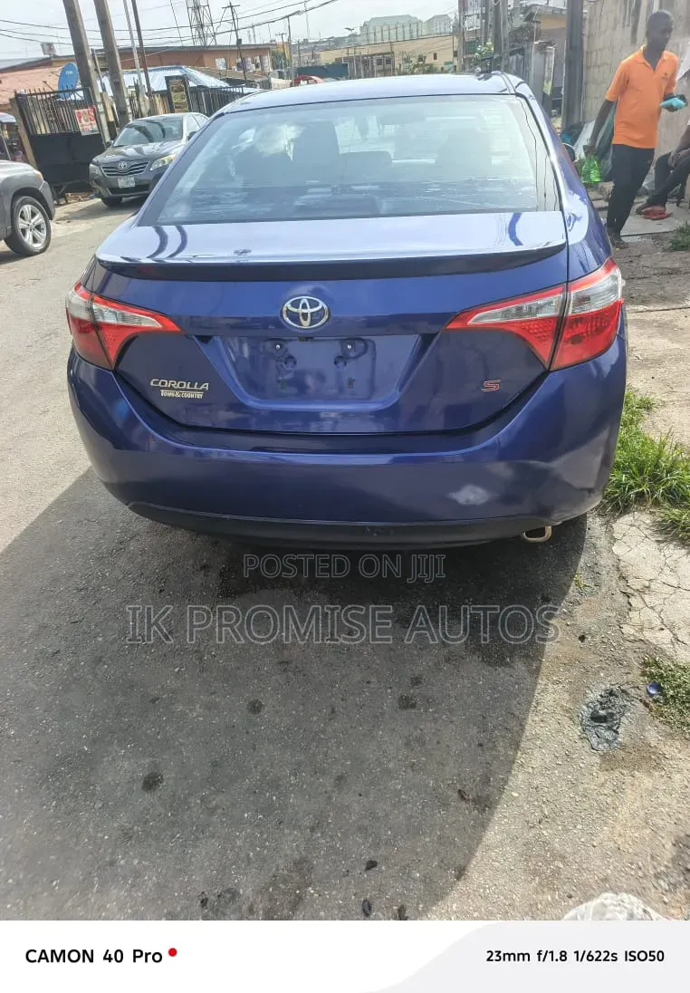 Toyota Corolla 2015 Blue