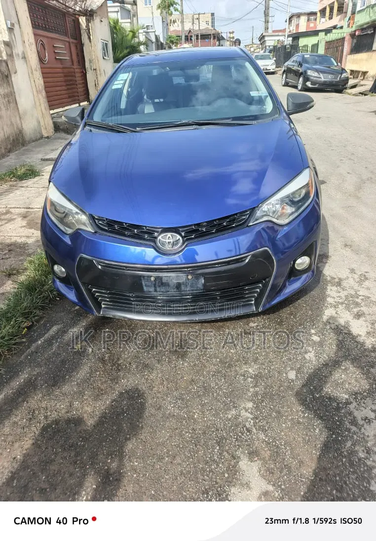 Toyota Corolla 2015 Blue