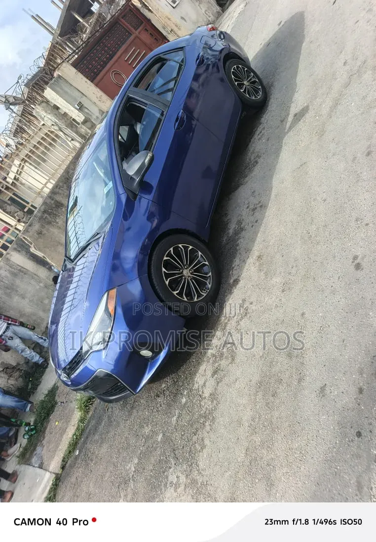 Toyota Corolla 2015 Blue