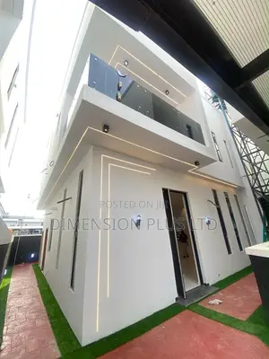 4bdrm Duplex in Chevron for sale