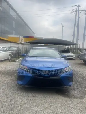 Toyota Camry 2019 Blue