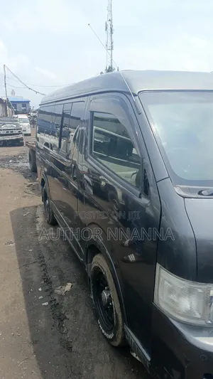Toyota HiAce 2010 Black