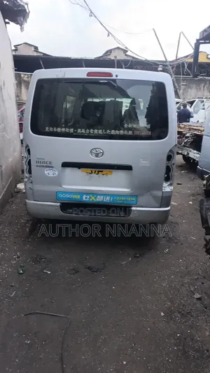 Toyota HiAce 2010 Black