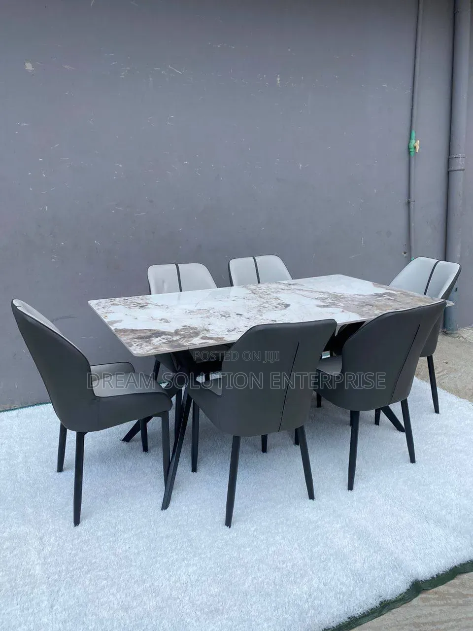 Quality Dinning Table With Six Chairs