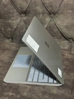 Laptop Microsoft Surface Laptop Go 8GB Intel Core i5 SSD 256GB