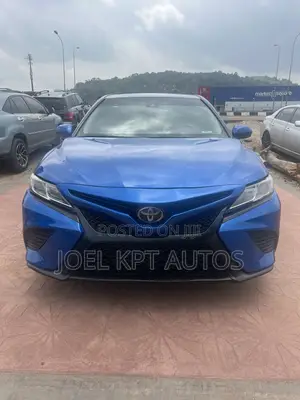 Toyota Camry 2019 Blue