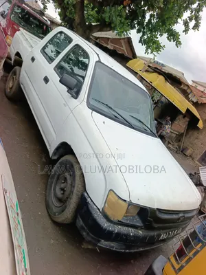 Toyota Hilux 1999 White