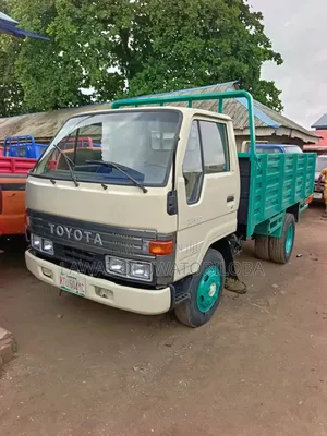 Nigeria Used Toyota Dyna 200 Normal Hand 2rz Petrol Engine