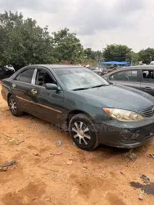 Toyota Camry LE 4dr Sedan (2.4L 4cyl 5M) 2003 Green