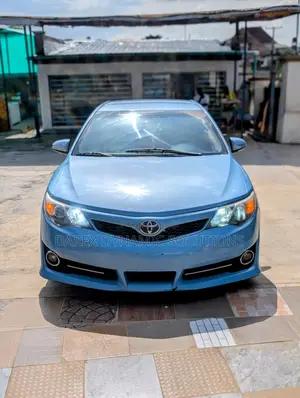 Toyota Camry SE 4dr Sedan (2.5L 4cyl 6A) 2014 Blue