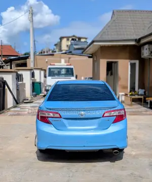 Toyota Camry SE 4dr Sedan (2.5L 4cyl 6A) 2014 Blue