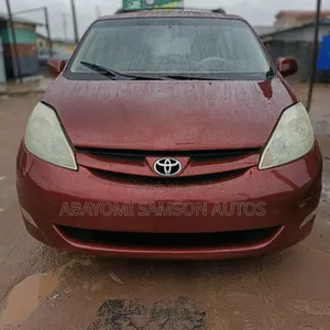 Toyota Sienna 2007 Red