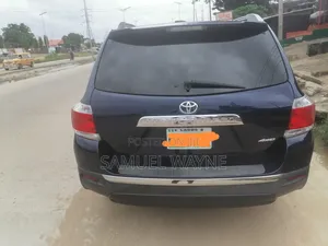 Toyota Highlander 2013 Blue