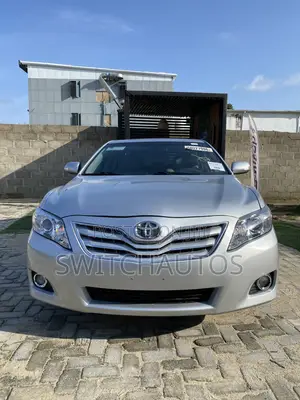 Toyota Camry XLE 4dr Sedan (2.4L 4cyl 5A) 2009 Gold