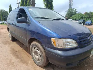 Toyota Sienna 2002 Blue