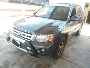 Toyota Highlander 2005 Gray