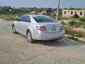 Toyota Camry LE 4dr Sedan (2.5L 4cyl 6AM) 2010 Silver
