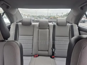Toyota Camry SE 4dr Sedan (2.5L 4cyl 6A) 2016 Gray