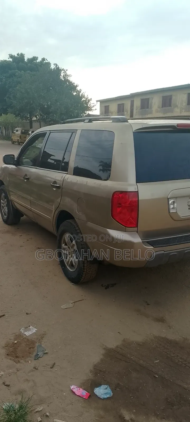 Honda Pilot 2004 Gold