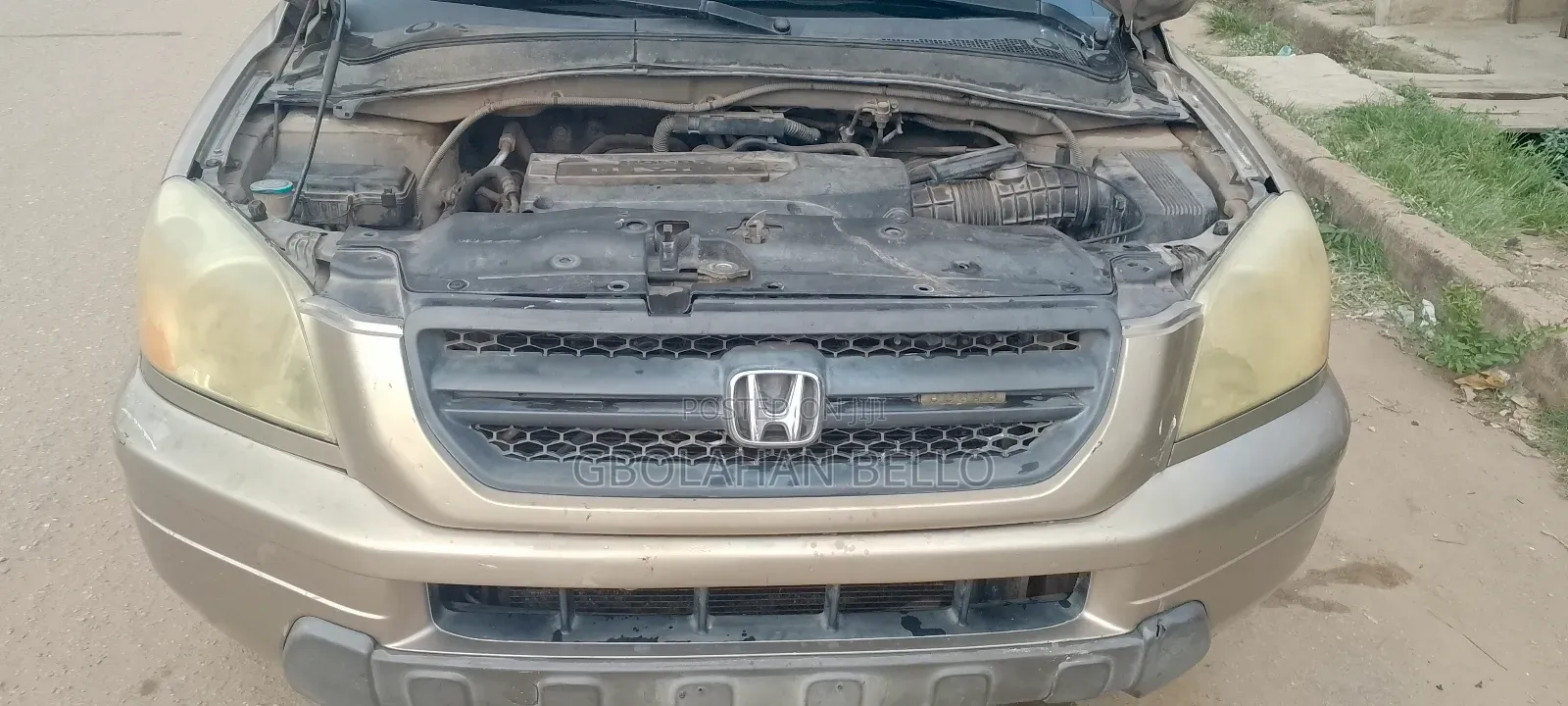 Honda Pilot 2004 Gold