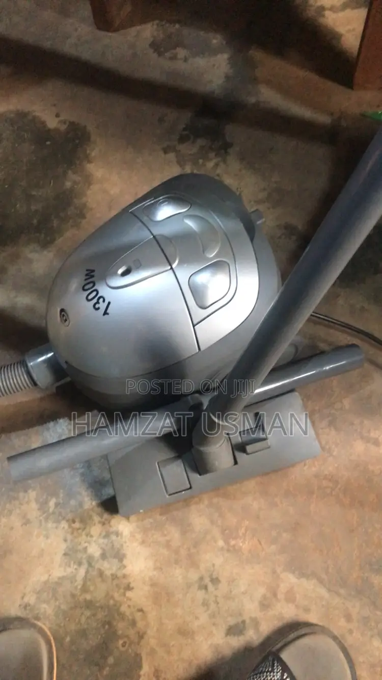 Vacuum Cleaner