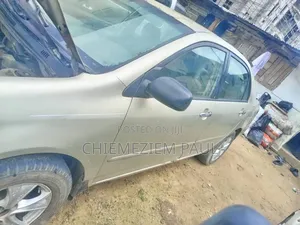 Toyota Corolla 2004 Gold