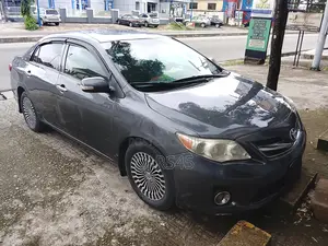 Toyota Corolla Base 4dr Sedan (1.8L 4cyl 5M) 2010 Gray