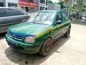 Nissan Micra 2000 Green