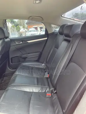 Honda Civic 2018 Red
