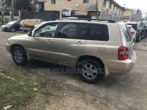 Toyota Highlander 2005 Gold