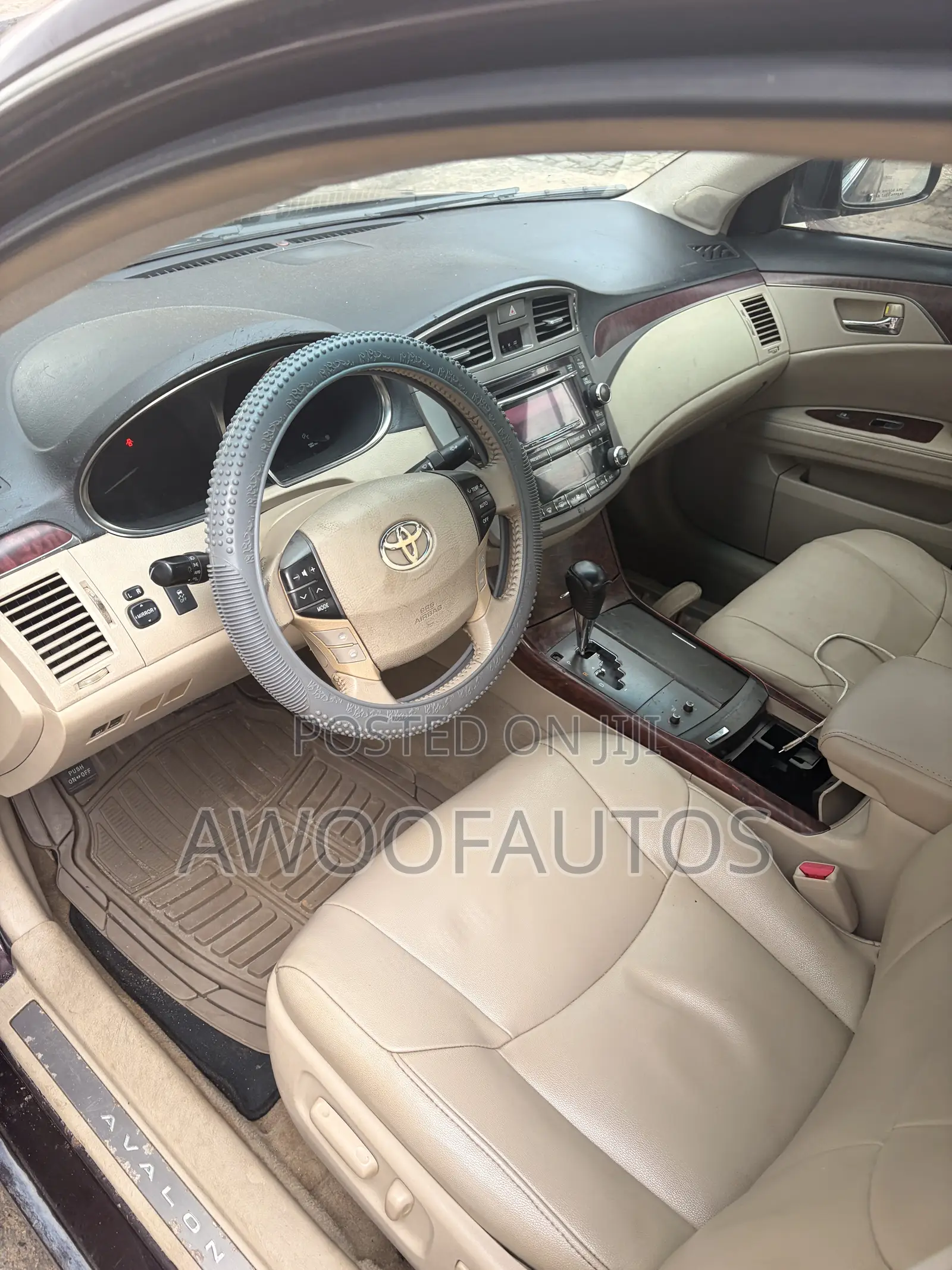 Toyota Avalon 2011 Red