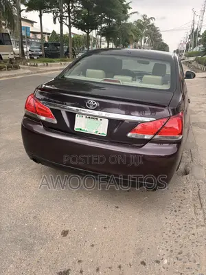 Toyota Avalon 2011 Red