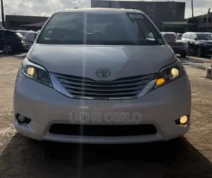 Toyota Sienna Limited Premium 7 Passenger (3.5L 6cyl 8A) 2016 White