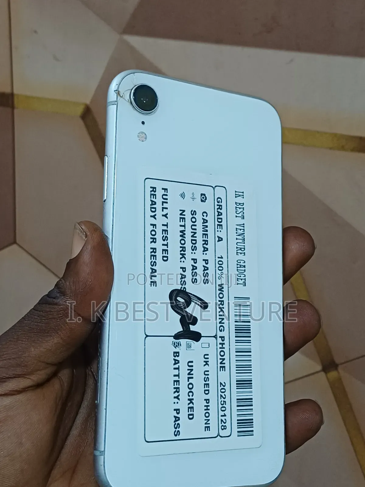 Apple iPhone XR 64 GB White
