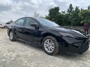 Toyota Camry LE 2025 Black