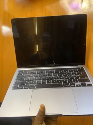 Laptop Apple MacBook Pro 2020 32GB Intel Core i7 SSD 512GB